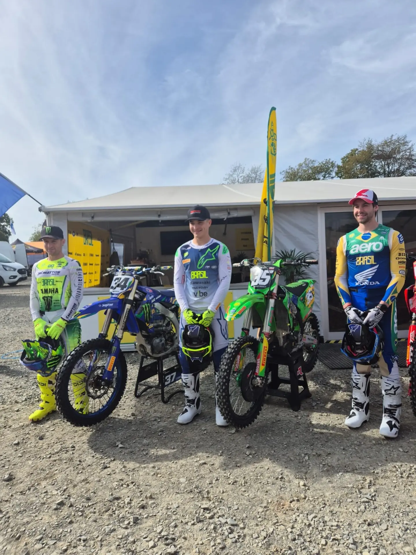 Equipe brasileira do MXON 2026 com Guilherme Bresolin